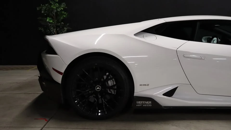 2016 Lamborghini Huracan - Image 7 of 20