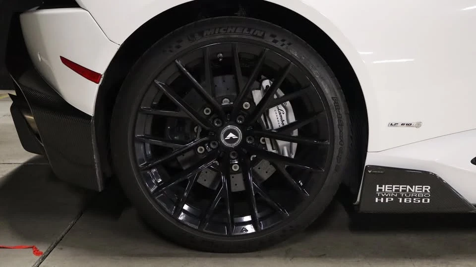 2016 Lamborghini Huracan - Image 8 of 20