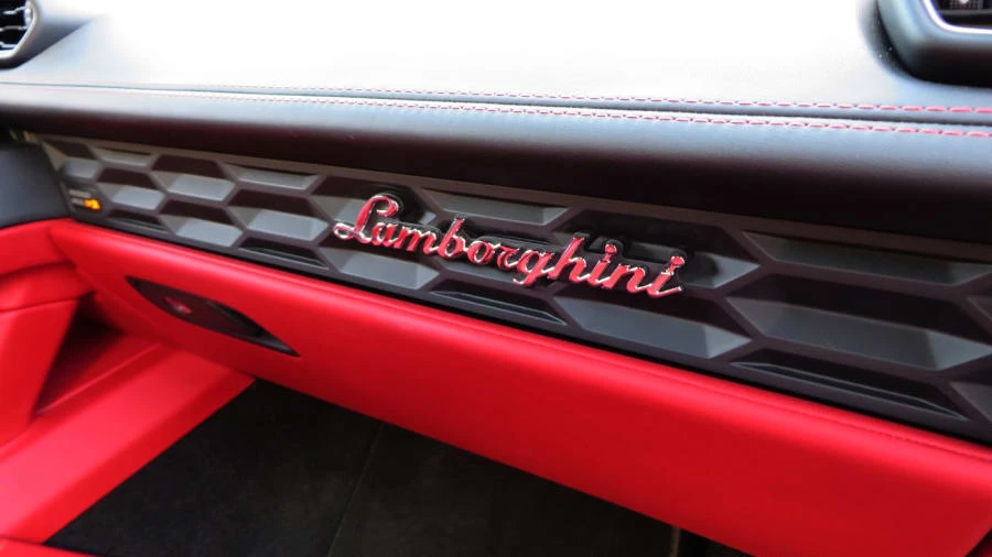 2016 Lamborghini Huracan - Image 9 of 12