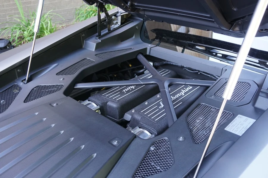 2016 Lamborghini Huracan - Image 23 of 31