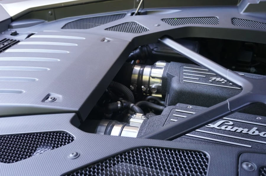 2016 Lamborghini Huracan - Image 22 of 31