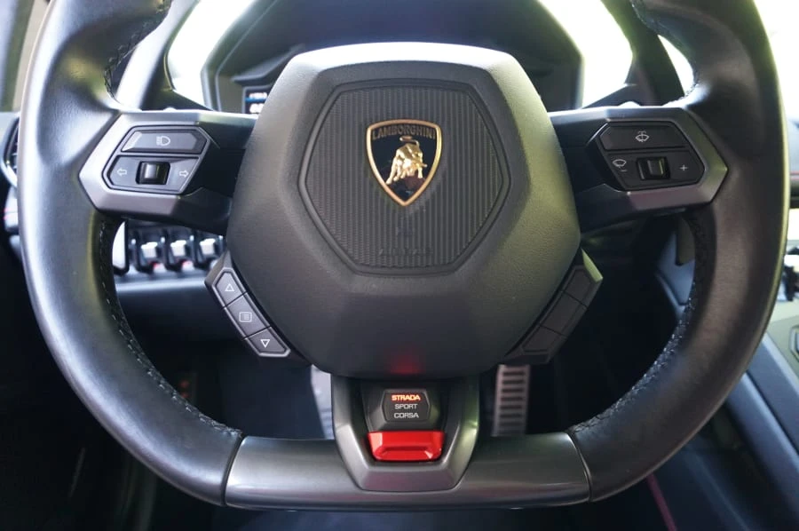 2016 Lamborghini Huracan - Image 11 of 31
