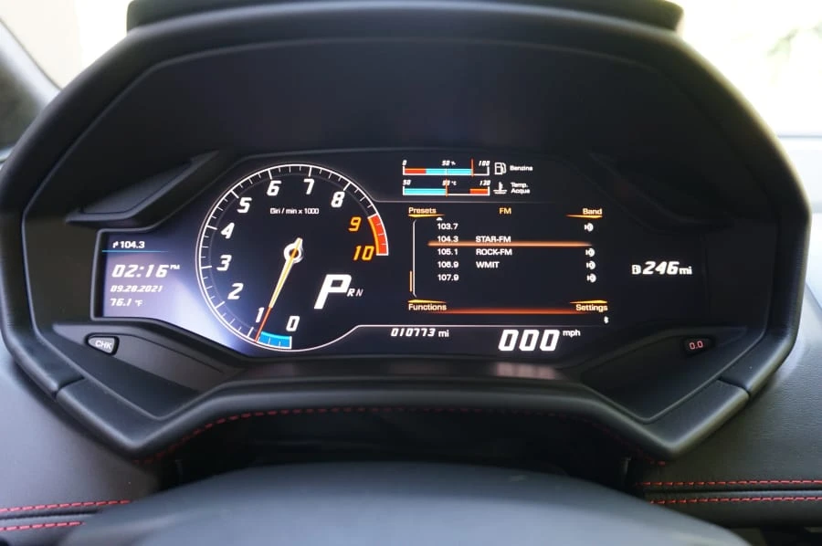 2016 Lamborghini Huracan - Image 12 of 31