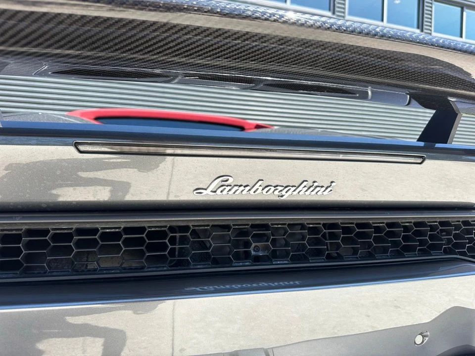 2016 Lamborghini Huracan - Image 15 of 31