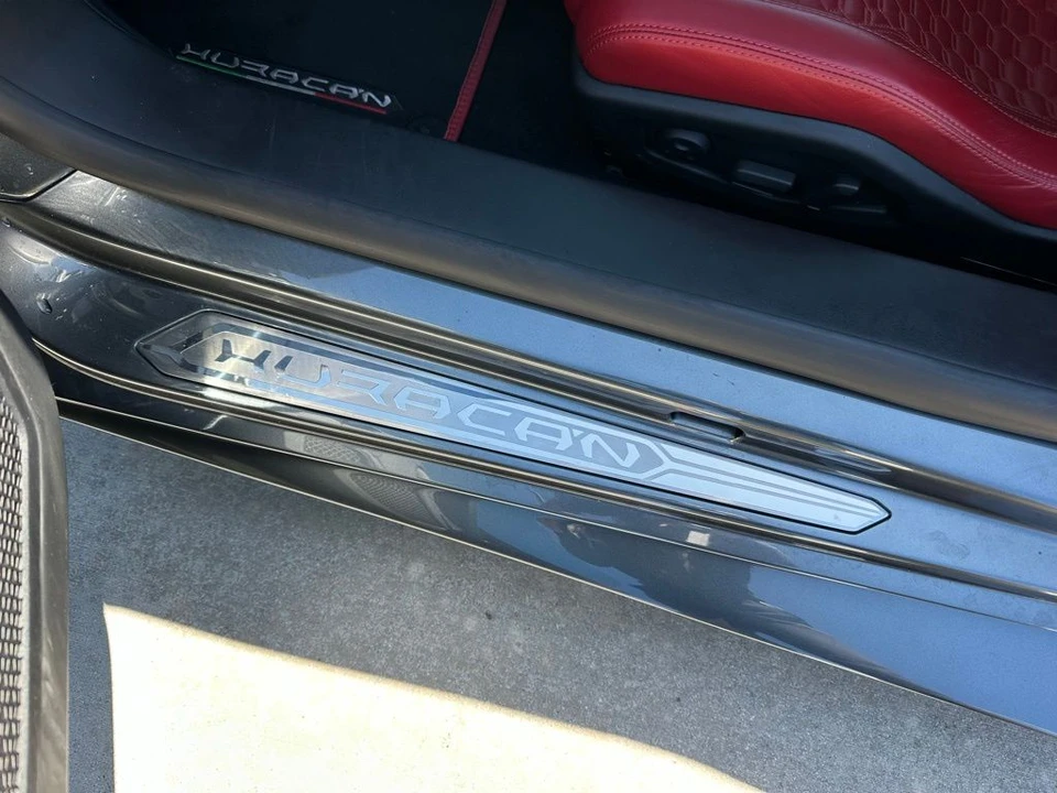 2016 Lamborghini Huracan - Image 24 of 31
