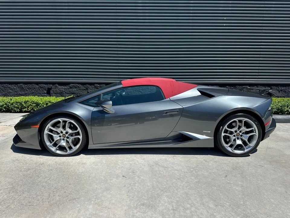 2016 Lamborghini Huracan - Image 2 of 31
