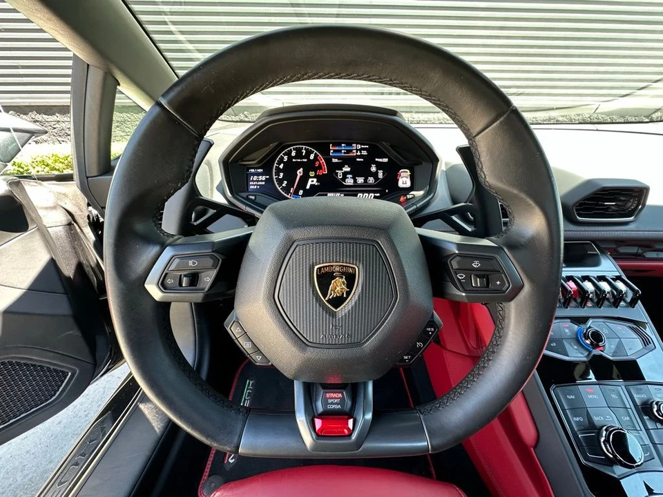 2016 Lamborghini Huracan - Image 18 of 31