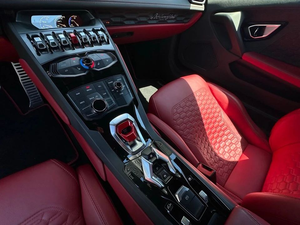 2016 Lamborghini Huracan - Image 30 of 31