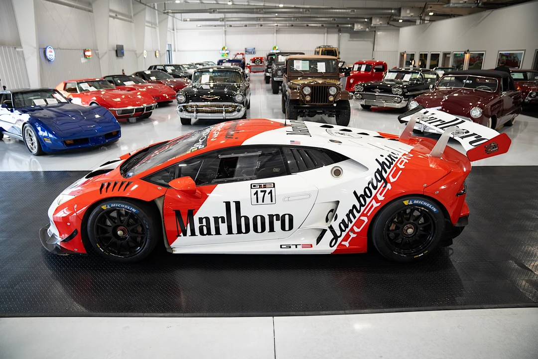 2016 Lamborghini Huracan - Image 12 of 31