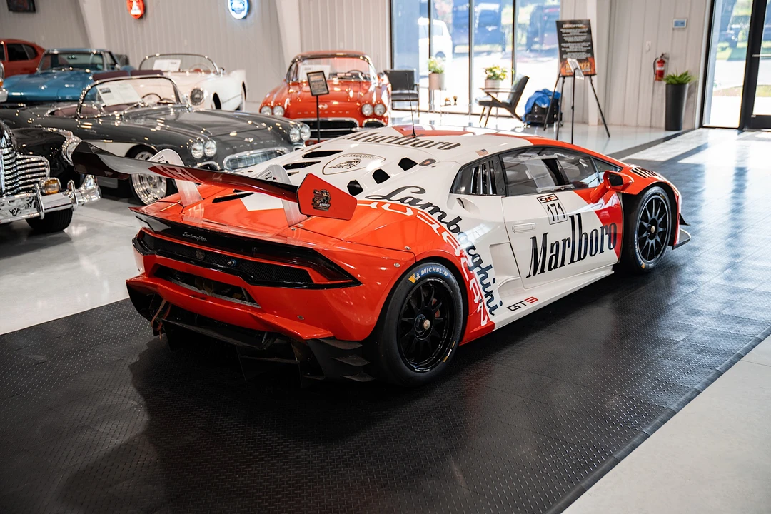 2016 Lamborghini Huracan - Image 16 of 31