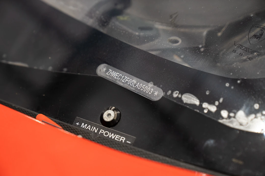 2016 Lamborghini Huracan - Image 28 of 31