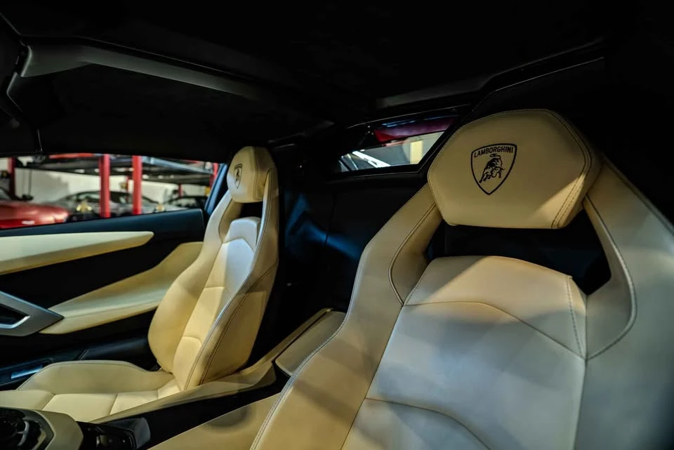 2016 Lamborghini Aventador LP700-4 - Image 19 of 20