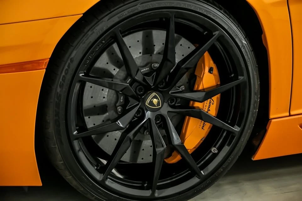 2016 Lamborghini Aventador LP700-4 - Image 17 of 20