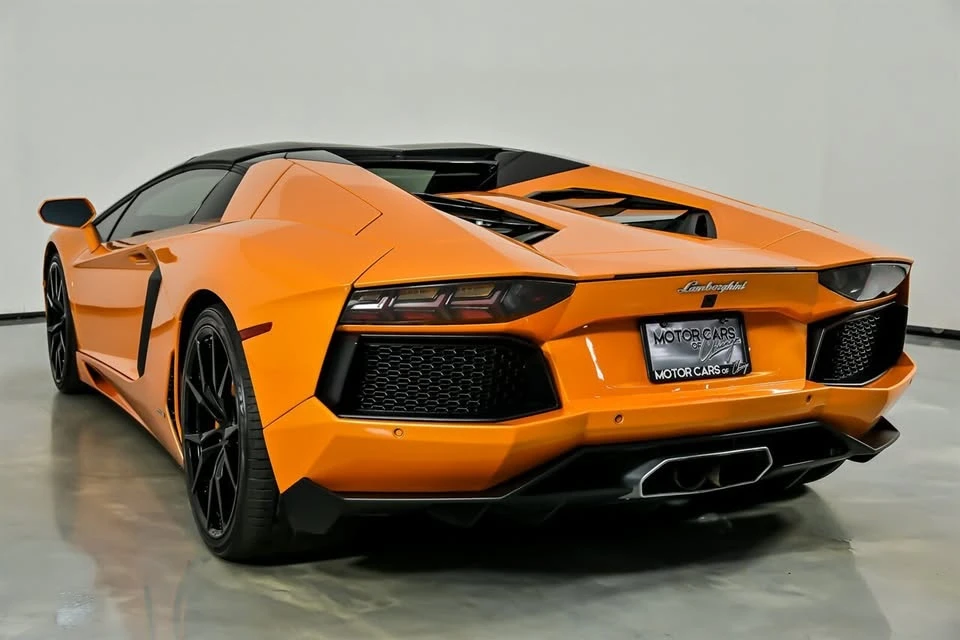 2016 Lamborghini Aventador LP700-4 - Image 9 of 20