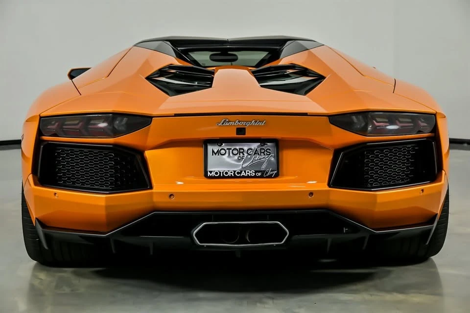 2016 Lamborghini Aventador LP700-4 - Image 10 of 20