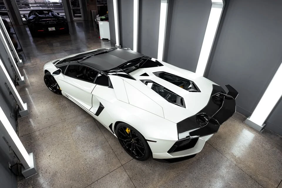 2016 Lamborghini Aventador LP700-4 Roadster - Image 10 of 19