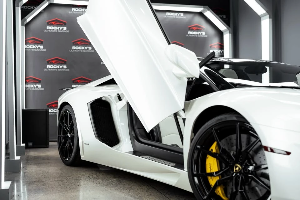 2016 Lamborghini Aventador LP700-4 Roadster - Image 8 of 19