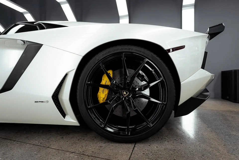 2016 Lamborghini Aventador LP700-4 Roadster - Image 11 of 19