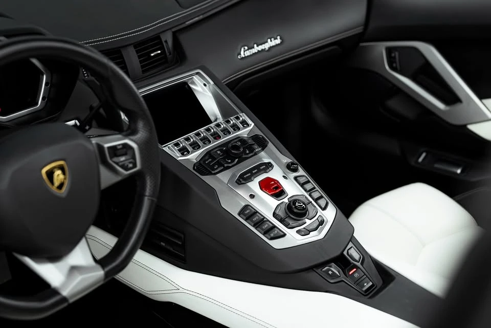 2016 Lamborghini Aventador LP700-4 Roadster - Image 14 of 19