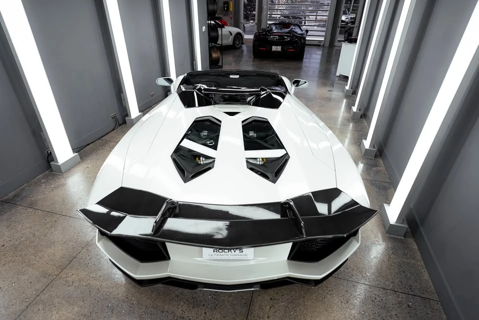 2016 Lamborghini Aventador LP700-4 Roadster - Image 6 of 19