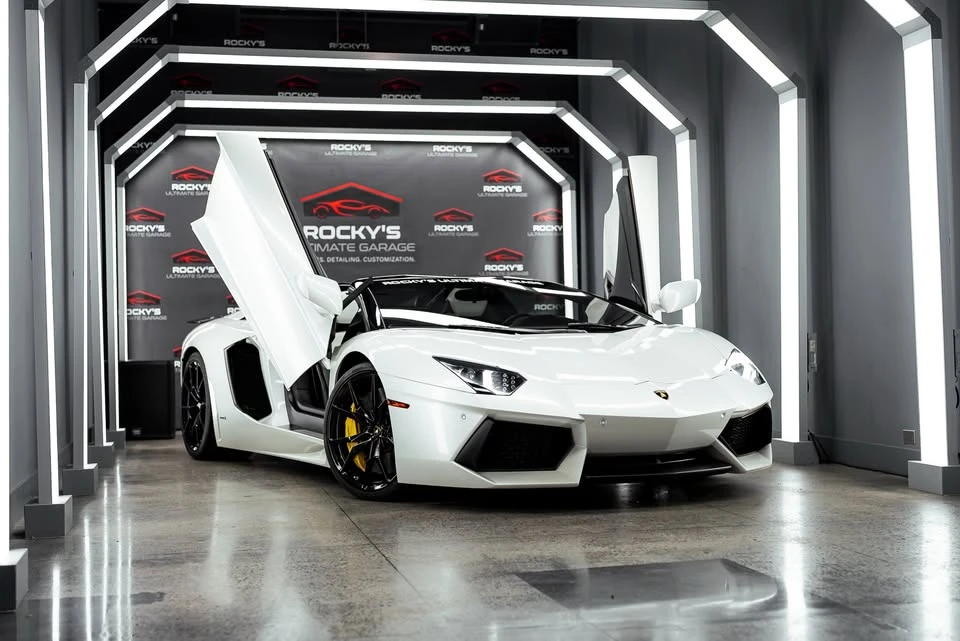 2016 Lamborghini Aventador LP700-4 Roadster - Image 3 of 19