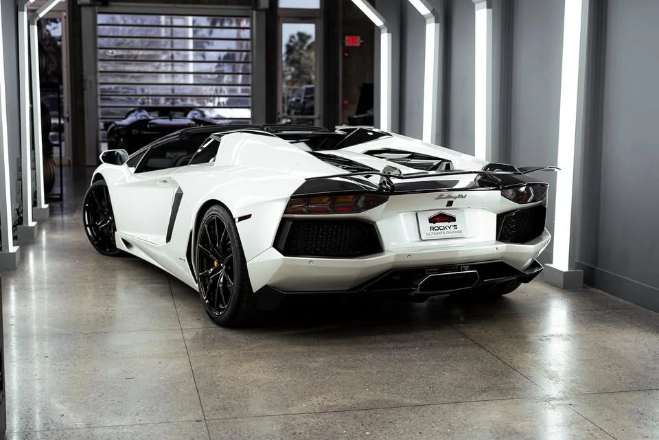2016 Lamborghini Aventador LP700-4 Roadster - Image 9 of 19