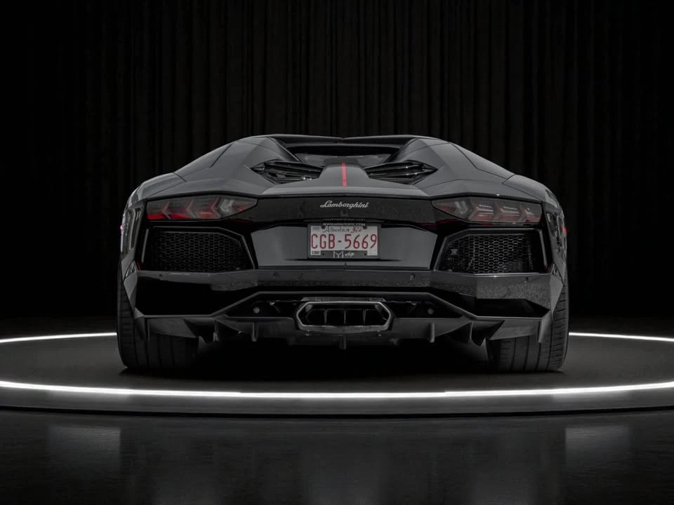 2016 Lamborghini Aventador LP700-4 - Image 4 of 9