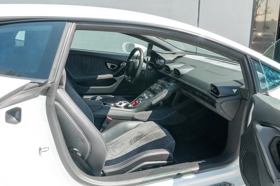 2016 Lamborghini Huracan LP610-4 - Image 10 of 19