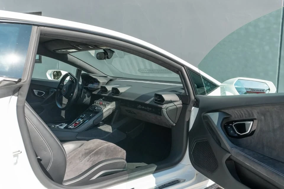 2016 Lamborghini Huracan LP610-4 - Image 13 of 19