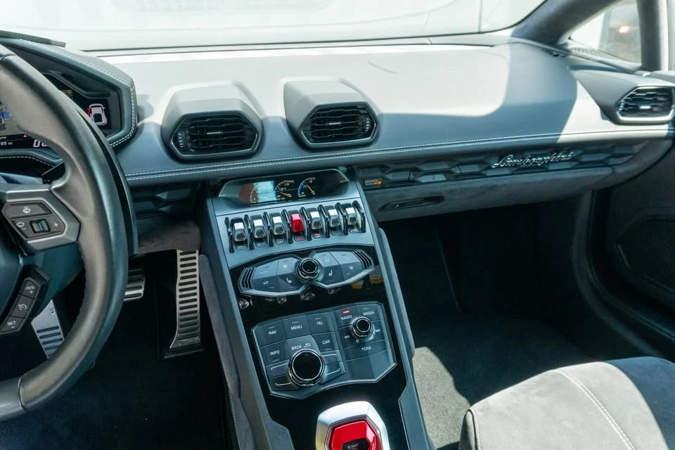 2016 Lamborghini Huracan LP610-4 - Image 12 of 19
