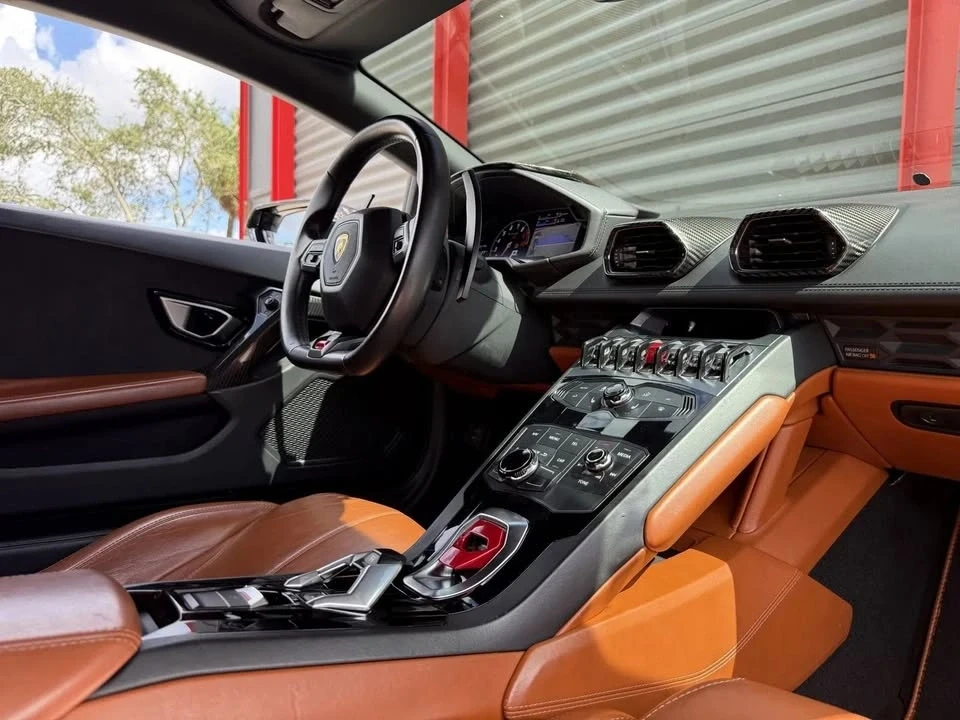 2016 Lamborghini Huracan - Image 19 of 20