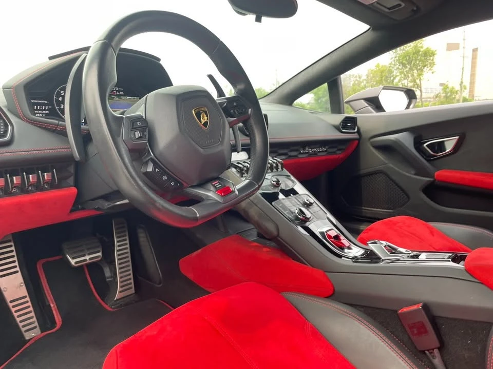 2016 Lamborghini Huracan - Image 12 of 20