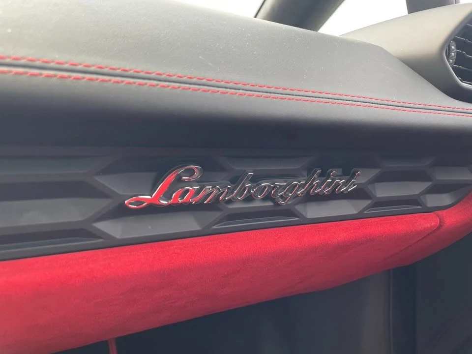 2016 Lamborghini Huracan - Image 18 of 20