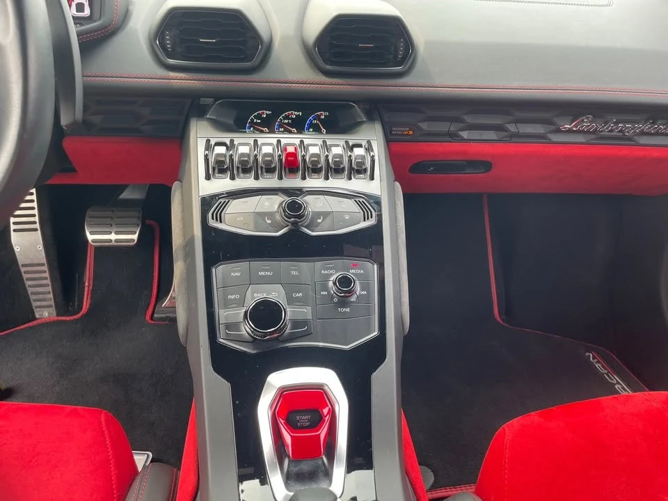 2016 Lamborghini Huracan - Image 17 of 20