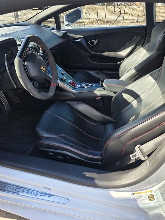 2016 Lamborghini Huracan LP580-2 - Image 10 of 13