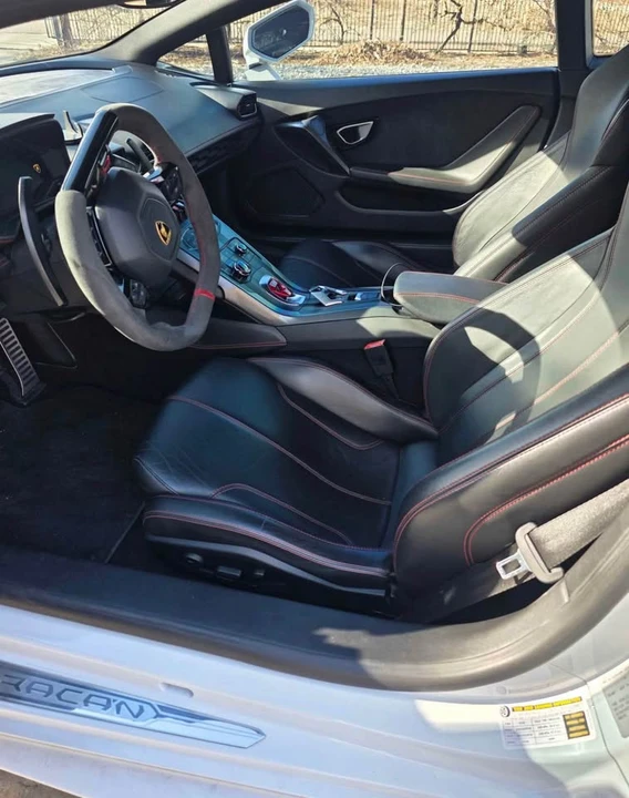 2016 Lamborghini Huracan LP580-2 - Image 10 of 13