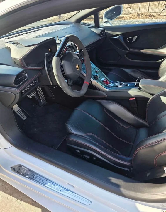 2016 Lamborghini Huracan LP580-2 - Image 11 of 13