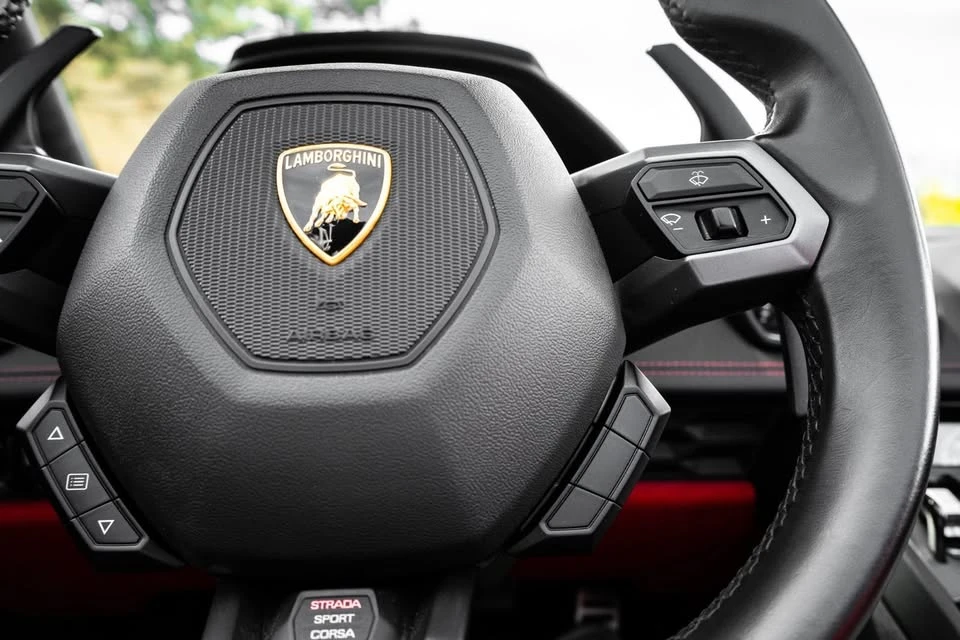2016 Lamborghini Huracan LP610-4 - Image 9 of 16