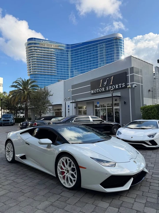 2016 Lamborghini Huracan LP610-4 - Image 2 of 9