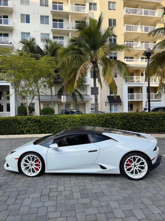 2016 Lamborghini Huracan LP610-4 - Image 6 of 9