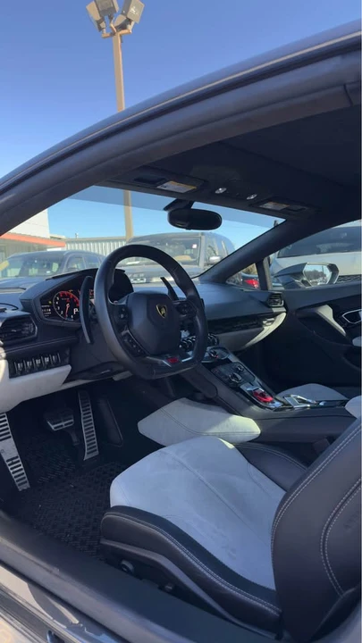 2016 Lamborghini Huracan LP610-4 - Image 11 of 15