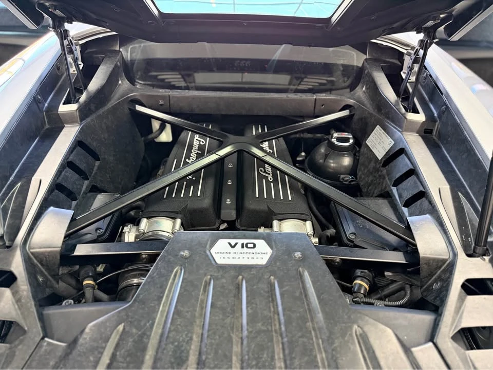 2016 Lamborghini Huracan LP610-4 - Image 10 of 11