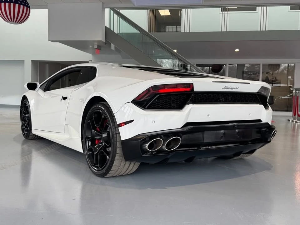 2016 Lamborghini Huracan LP580-2 - Image 4 of 19