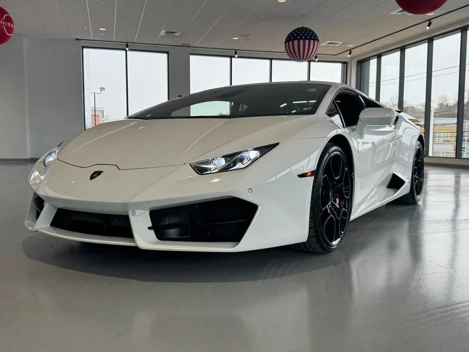 2016 Lamborghini Huracan LP580-2 - Image 2 of 19