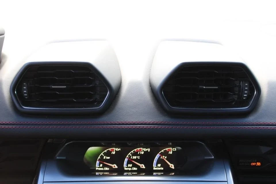 2016 Lamborghini Huracan LP580-2 - Image 10 of 17