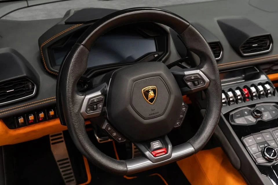 2016 Lamborghini Huracan - Image 6 of 8