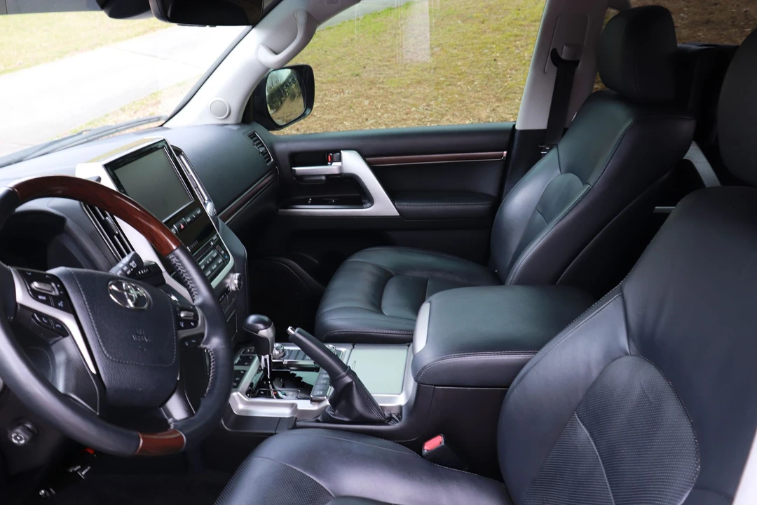 2016 Toyota J200 Land Cruiser - Image 16 of 23