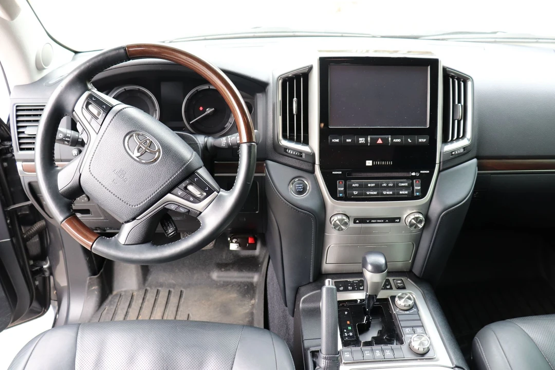 2016 Toyota J200 Land Cruiser - Image 18 of 23