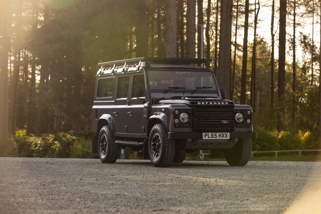 2016 Land Rover Defender 110 - Image 16 of 31