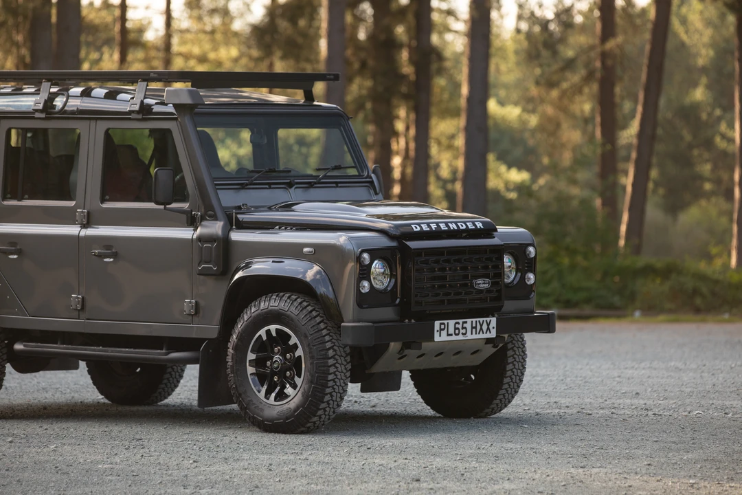 2016 Land Rover Defender 110 - Image 17 of 31